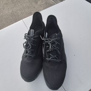 Reebok Men's Steel Toe work sneakers